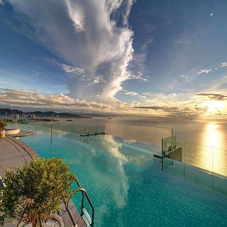 Panorama Central Nha Trang- Vietnam'S Highest Infinitive Rooftop Pool Exterior foto